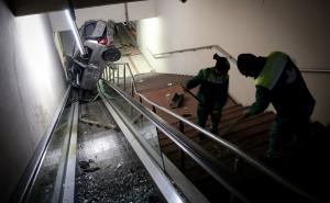 Nesvakidašnja nesreća: Vozilom završio na stepeništu metro stanice